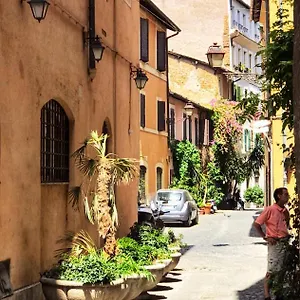 Rione Vi Loft , Roma Italia